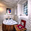 Cappa Via Cave Hotel