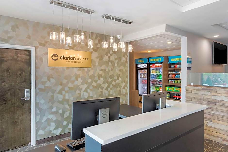 Clarion Pointe Charlottesville