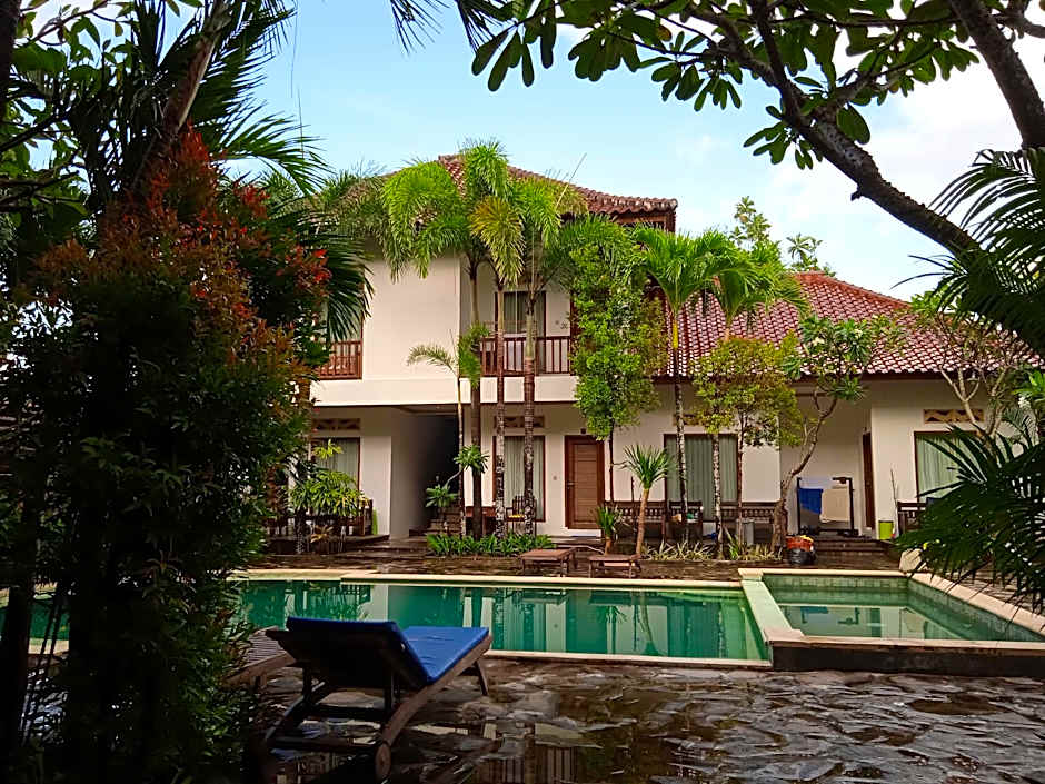 Family House Hotel Kuta