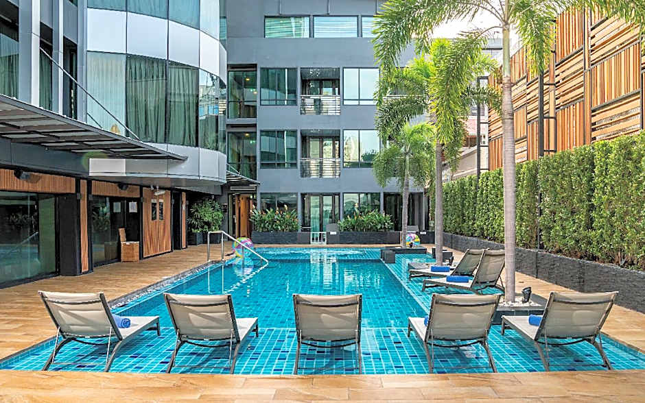 Solitaire Bangkok Sukhumvit 11