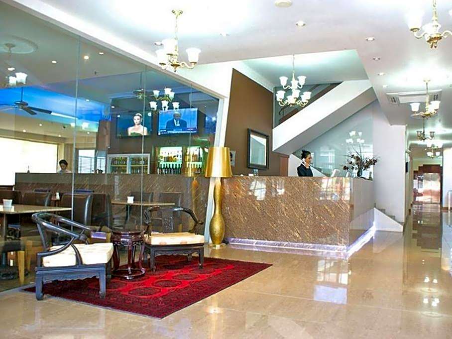 Astor Metropole Hotel