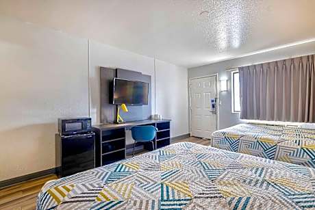 2 Queen Beds