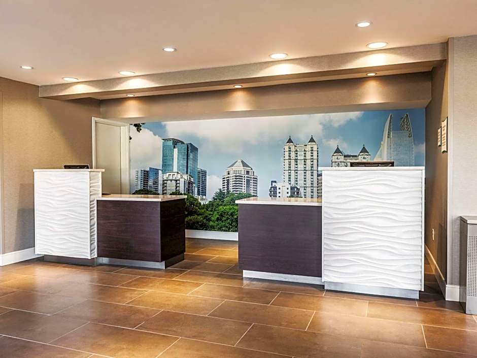 La Quinta Inn & Suites by Wyndham Atlanta Midtown - Buckhead