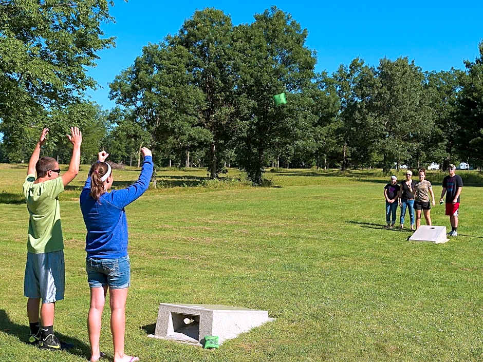 Sierra Sands Family Lodge