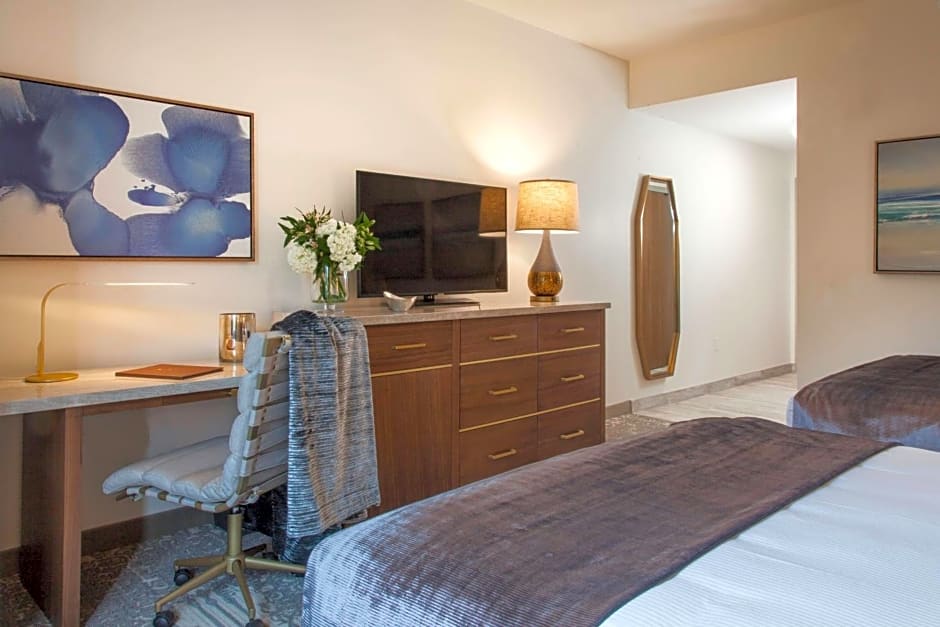 Legacy Resort Hotel & Spa