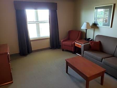 Clarion Hotel & Suites