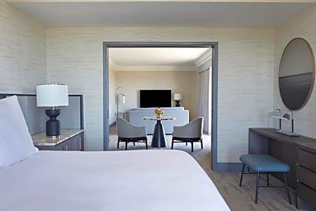 Corner King Suite