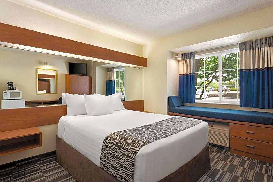 Microtel Inn & Suites by Wyndham Inver Grove Heights/Minne