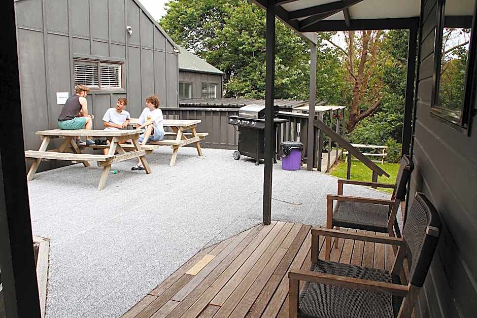 Hugo and Carters Backpackers and Motel