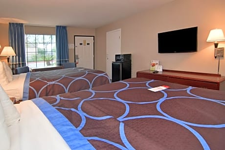 2 Queen Beds, Mobility/Hearing Access Room, Roll-In Shower, Pet-Friendly, Non-Smoking