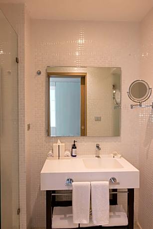 JUNIOR SUITE, DOUBLE/DOUBLE, OCEAN FRONT, BALCONY