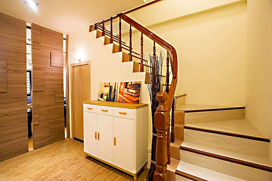 Traveller Inn - Book Haus
