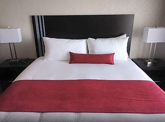 Park Inn by Radisson Edmonton Airport