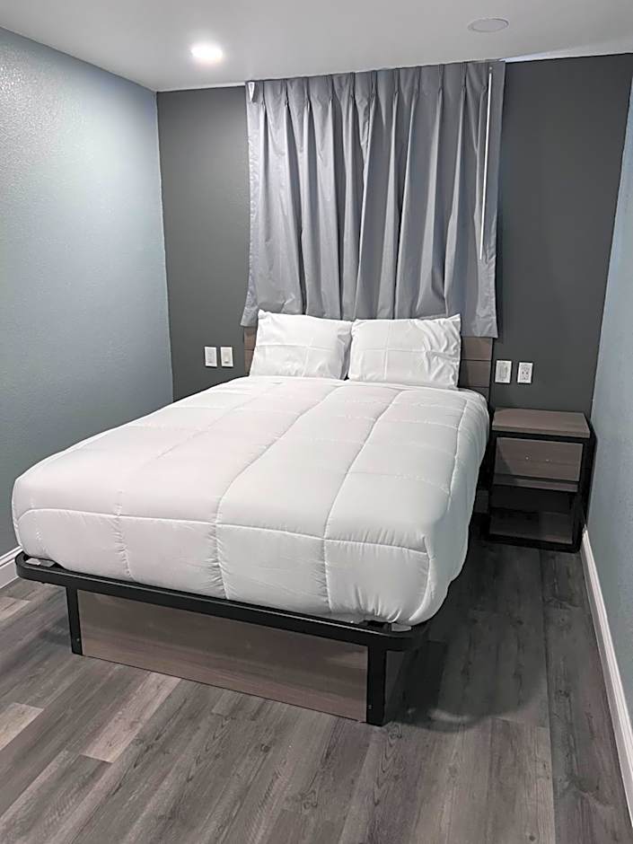 Surf City Inn & Suites