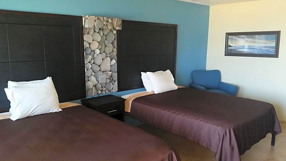 Driftwood Beach Motel