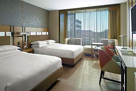 M Club lounge access, Guest room, 2 Queen
