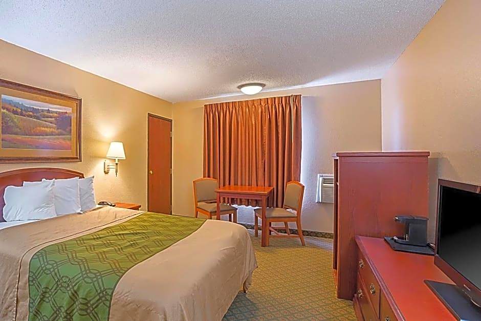 Rodeway Inn & Suites