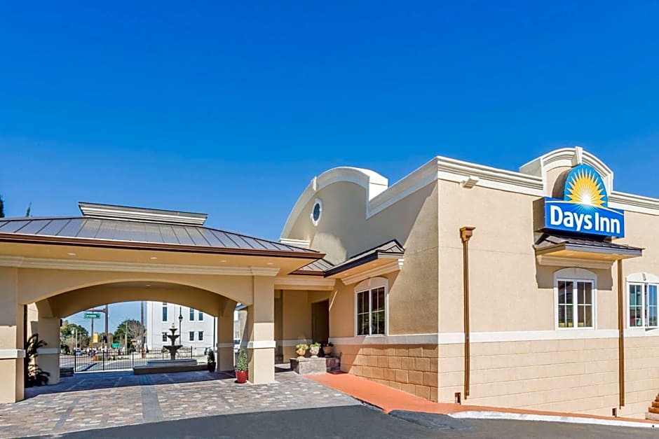 Days Inn by Wyndham Pensacola - Historic Downtown