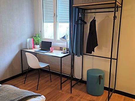 Standard Room with One Double Bed and One Single Bed