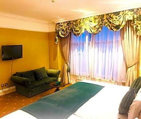 Triple Room with Bathroom