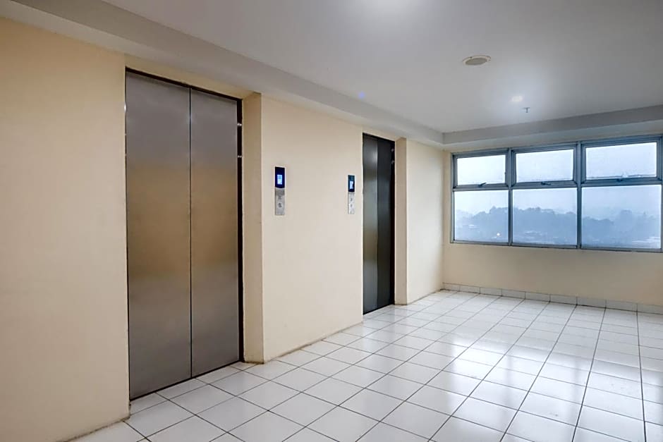 OYO Life 2837 Apartment Dramaga Tower