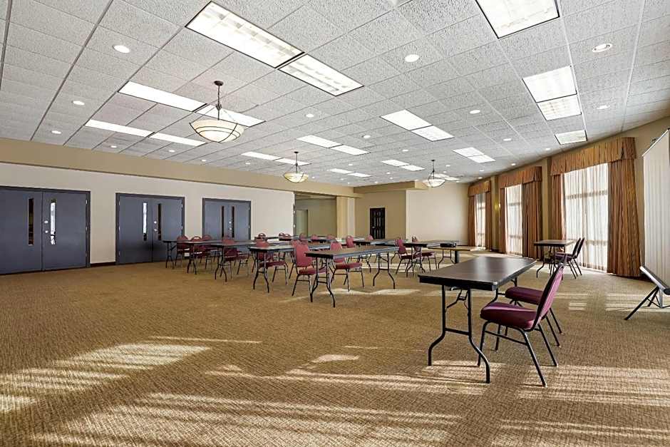 MainStay Suites Fitchburg - Madison