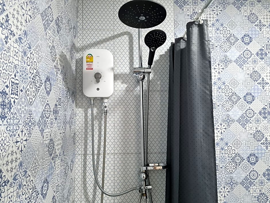 The Greenergy - NO LIFT - Book 48 hrs ahead - 4th floor