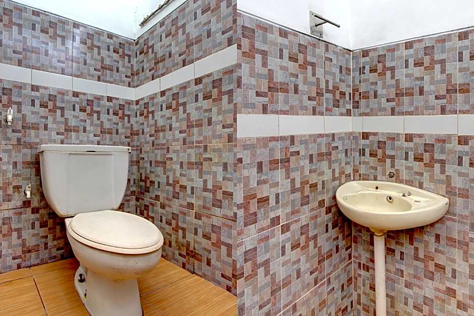 OYO 92821 Wisma Zahira 2 Syariah