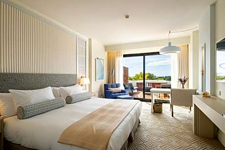 Deluxe Mediterrani Room with Terrace and Hot Tub