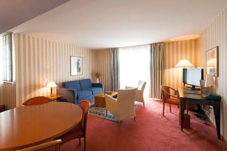 Executive Suite with Balcony