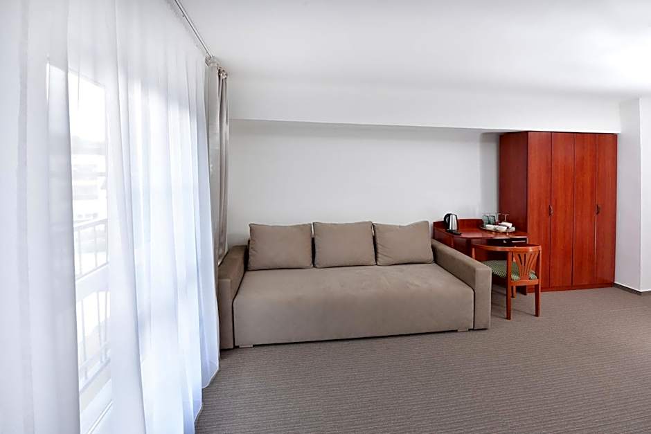 APLEND Hotel Lujza Major
