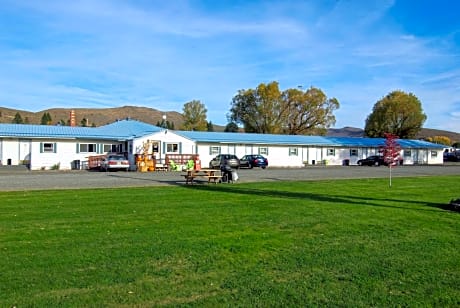 Baker City Motel & RV