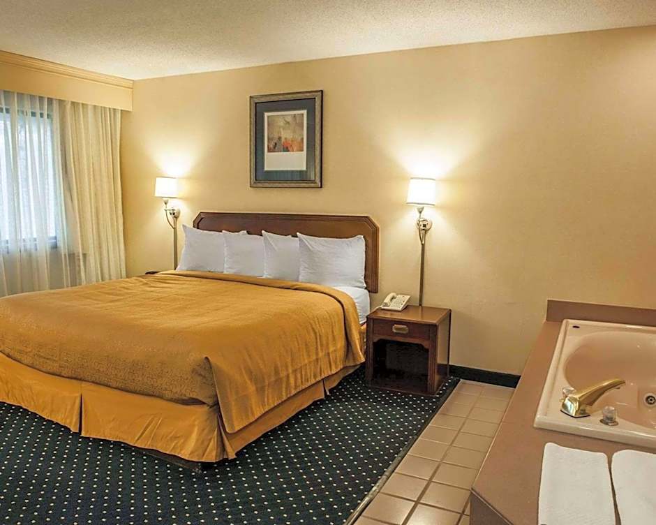 Quality Inn & Suites Goshen