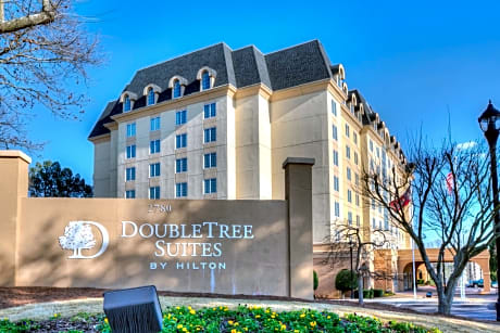 DoubleTree Suites by Hilton at The Battery Atlanta