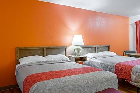 Queen Room with Two Queen Beds - Non-Smoking