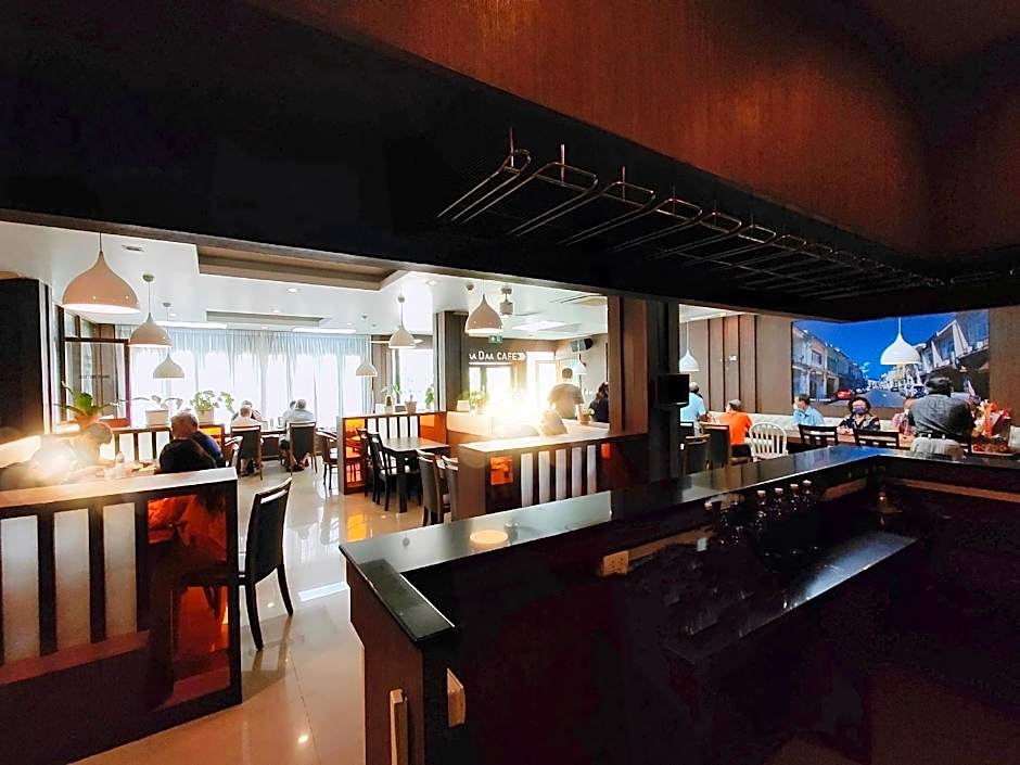 Ratana Hotel Rassada