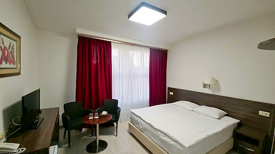 Yerevan Deluxe Hotel