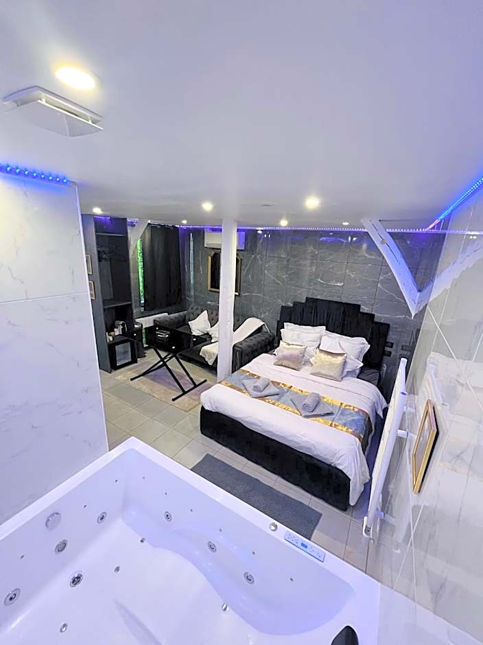 Room & Jacuzzi - Stade de France