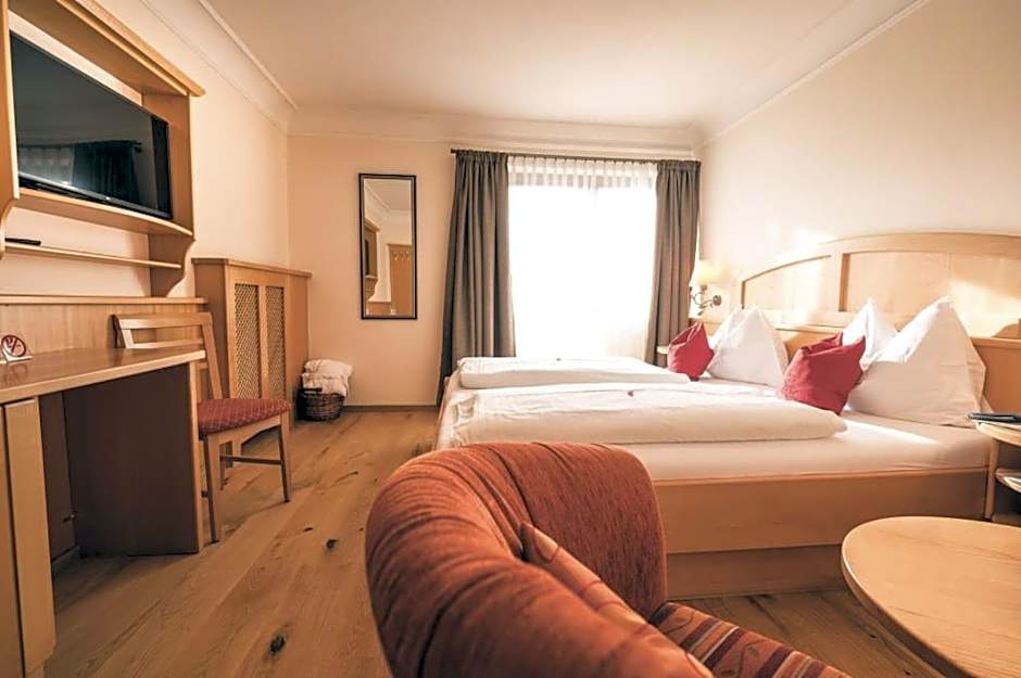 Photo 1 of 5 of Double Room