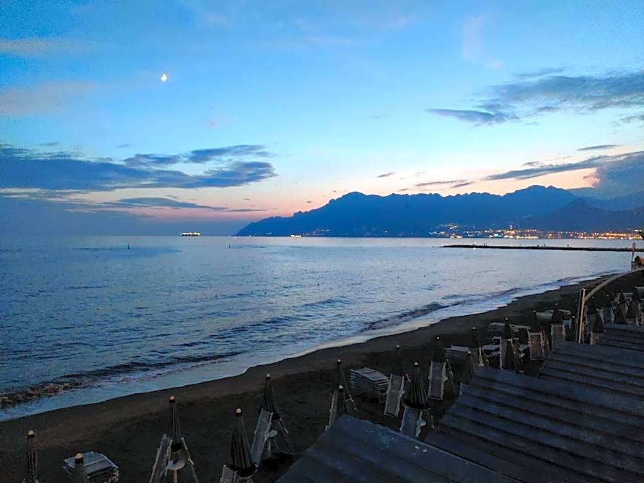 Stanze sul Mare B&B and Apartment