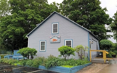 The Eis House