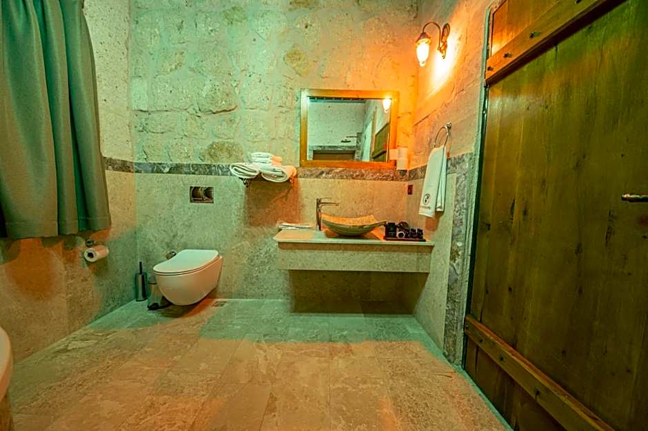 Ares Cave Suites