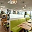 Super 8 by Wyndham Munich City North