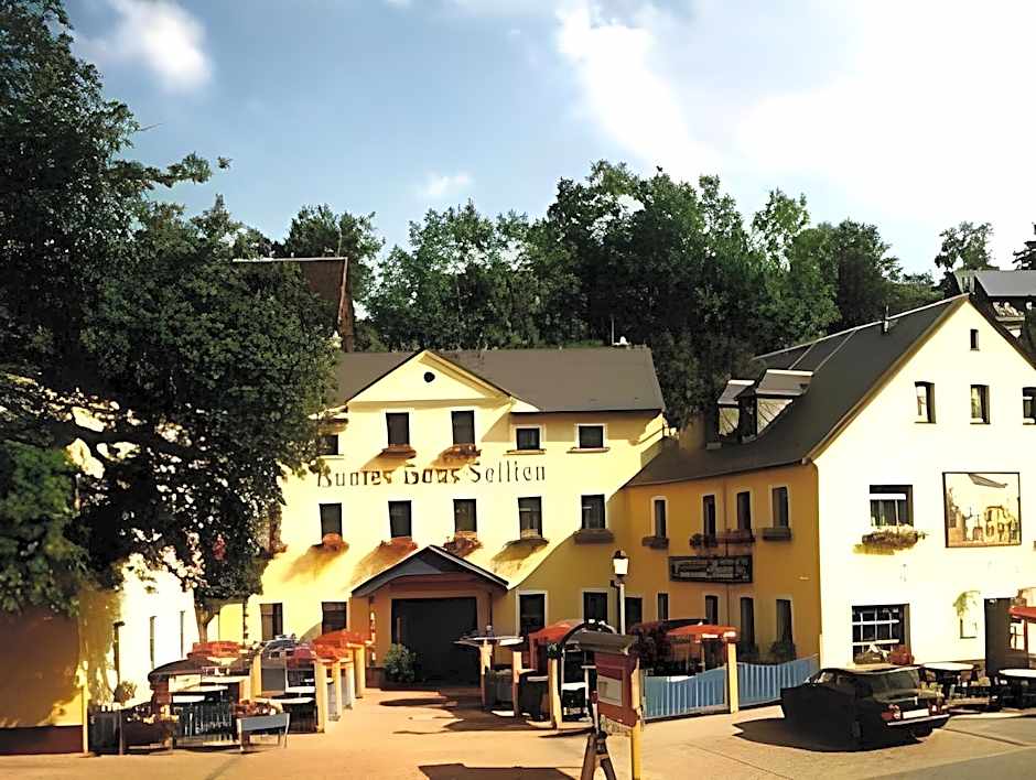 Hotel Erbgericht Buntes Haus