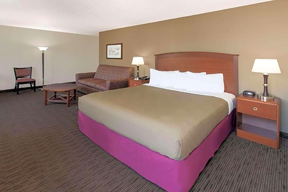 AmericInn by Wyndham Grundy Center