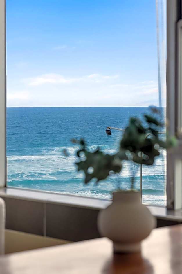 Pacific Plaza Apartments