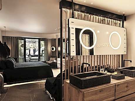 EOS Double Room Private Pool