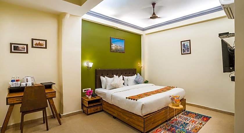 Hotel Silver Shine – Varanasi, VA