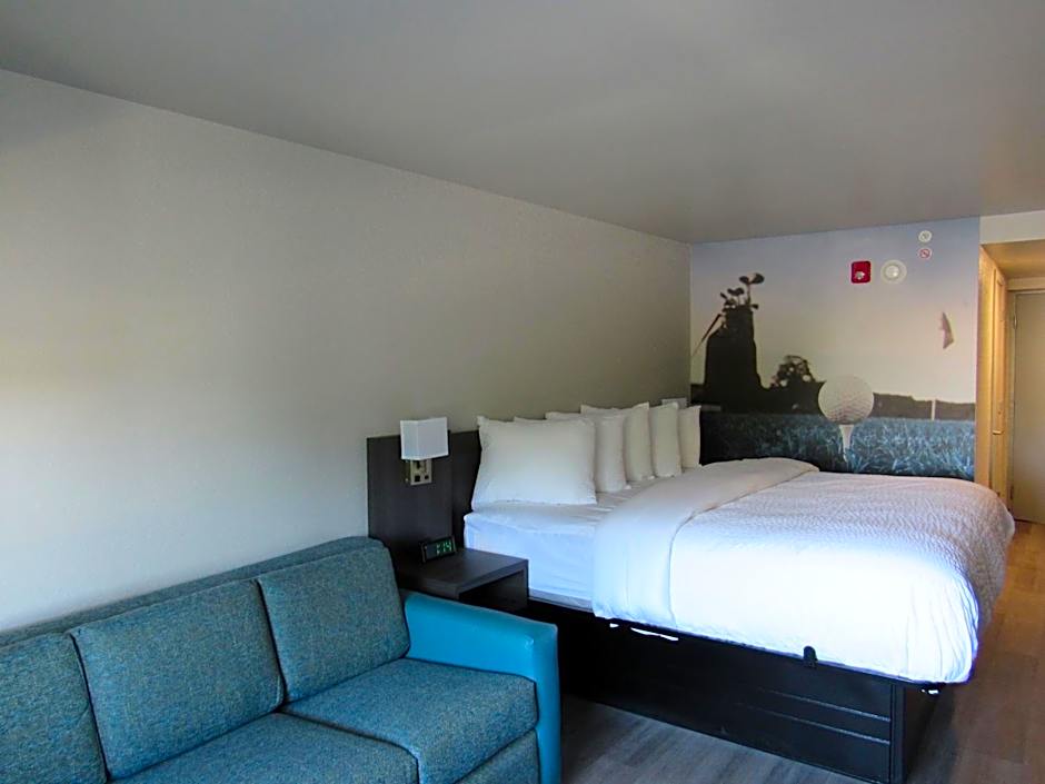 Clarion Pointe McDonough