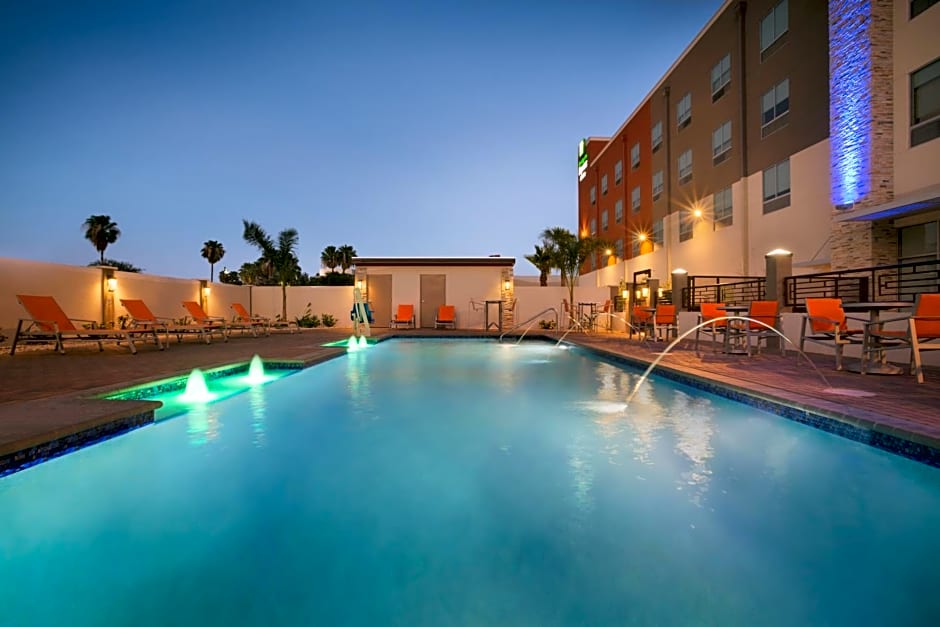 Holiday Inn Express & Suites - McAllen - Medical Center Area